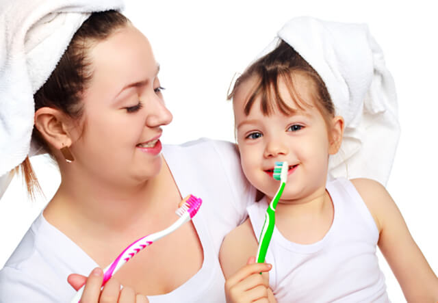 nhổ răng sữa cho trẻ tại nhà