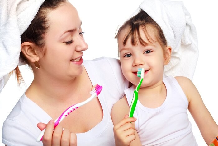 cách đánh răng cho trẻ 2 tuổi