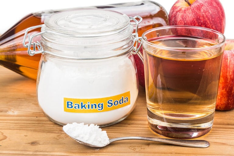 làm trắng răng bằng baking soda