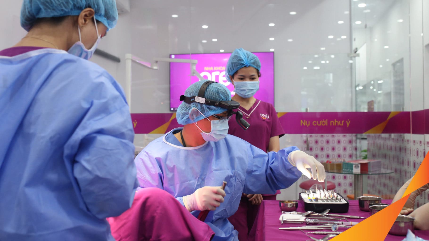 Ca trồng răng Implant chỉnh hô hai hàm tại Oreli