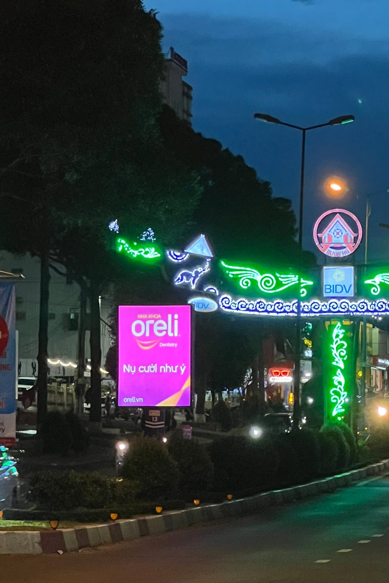 nha khoa oreli buon ho