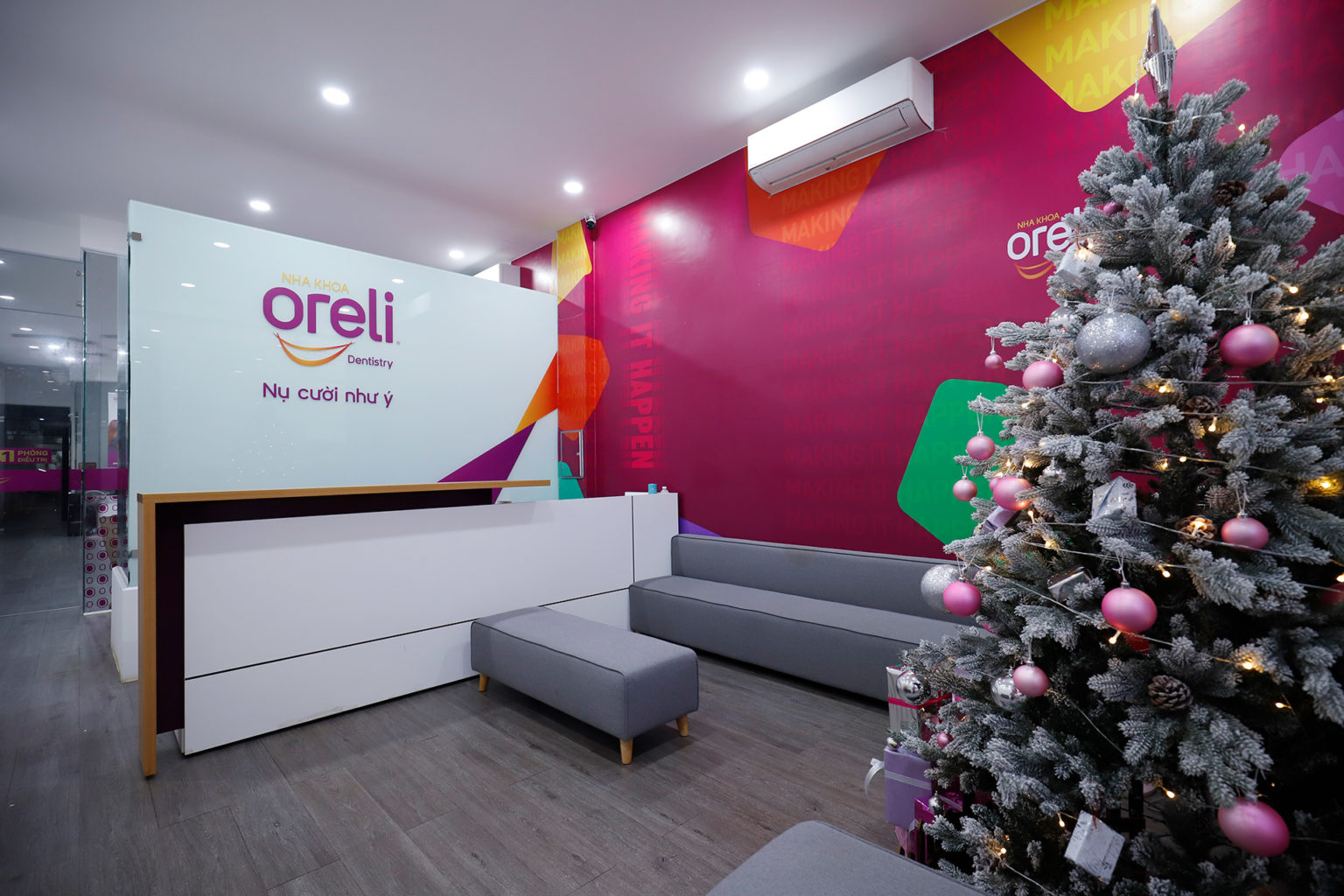 Khu lễ tân đón tiếp nha khoa Oreli Buôn Hồ