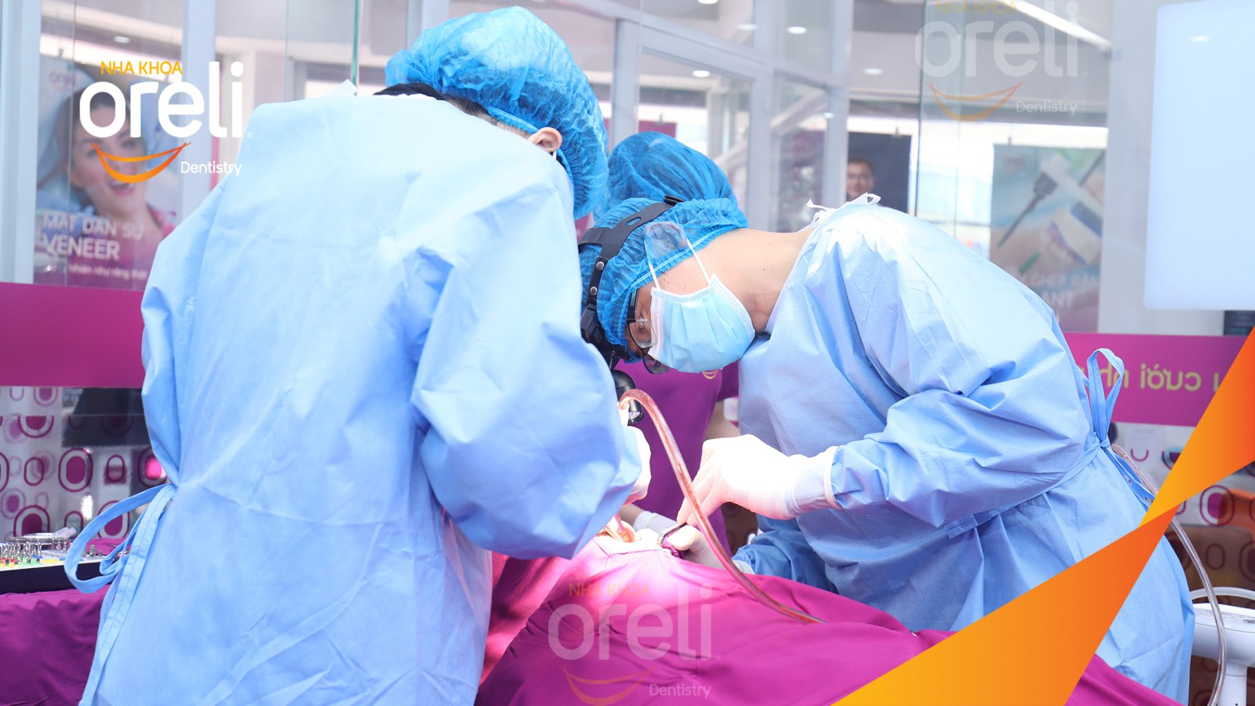 Mất răng hàm dưới trước khi điều trị tại Oreli