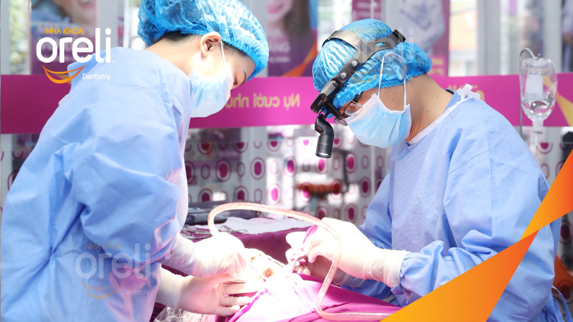 Mất răng hàm trên và dưới trước khi điều trị tại Oreli
