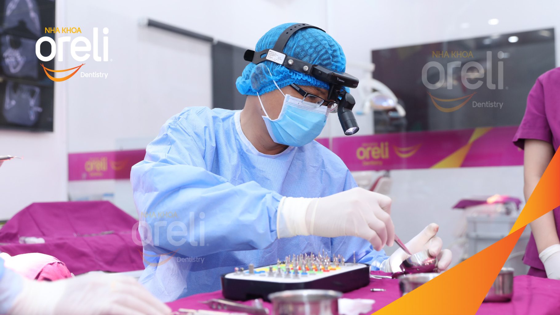 Thực hiện Cấy ghép trụ Implant chính hãng vào vùng mất răng, sau đó phục hình răng trên Implant nhằm khôi phục chức năng ăn nhai và thẩm mỹ. kéo dài 3 tháng tại Oreli